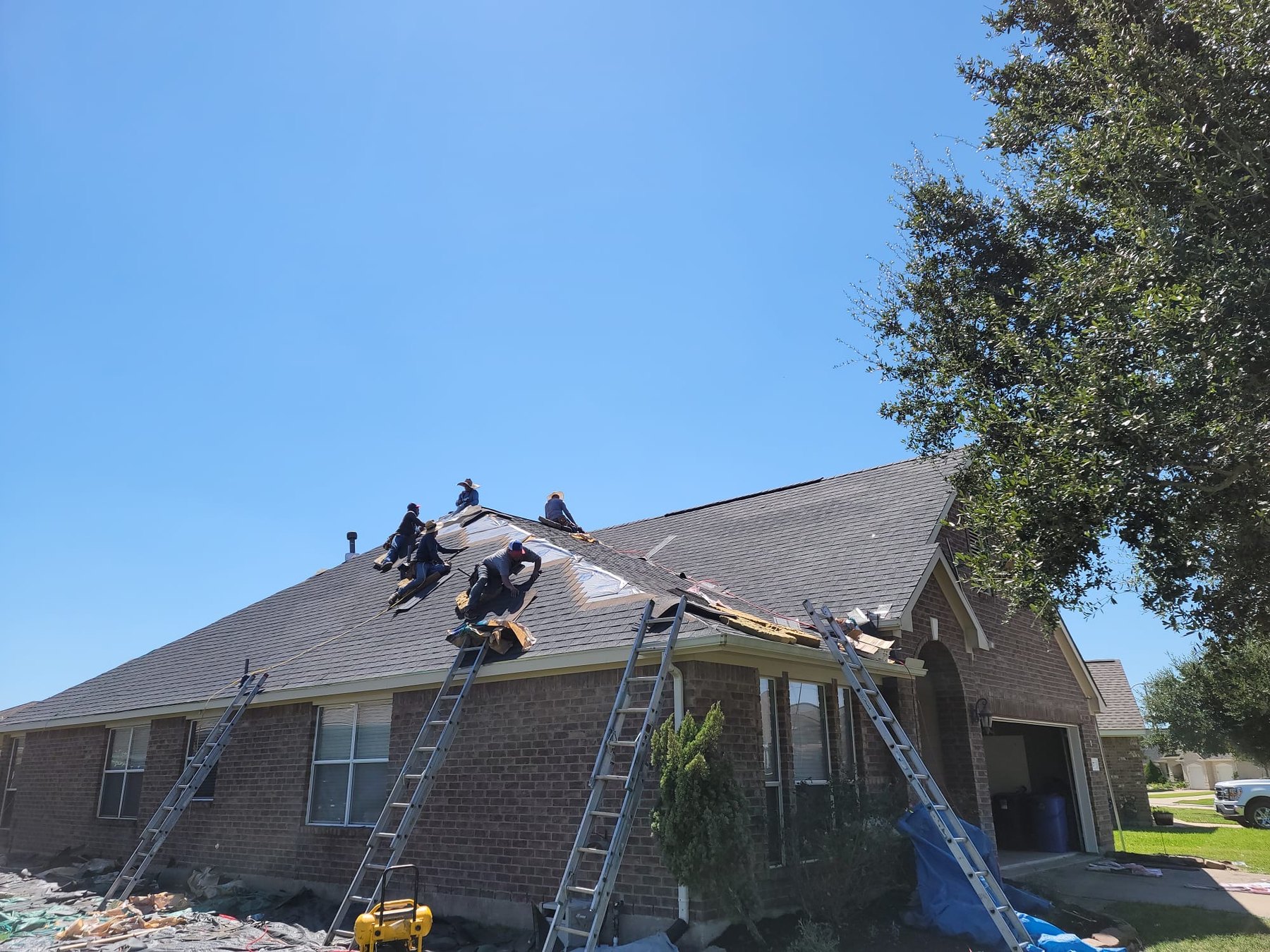 Roof installation crew